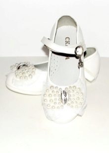 Туфлі для дівчаток (111 фото): новорічні дитячі кофти для дівчаток, Котофей, Капика, модне взуття для дітей