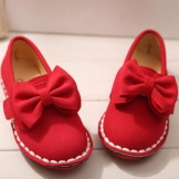 Туфлі для дівчаток (111 фото): новорічні дитячі кофти для дівчаток, Котофей, Капика, модне взуття для дітей