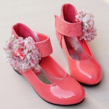 Туфлі для дівчаток (111 фото): новорічні дитячі кофти для дівчаток, Котофей, Капика, модне взуття для дітей