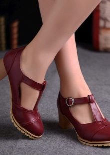 Туфлі для дівчаток на підборах (71 фото): дитячі моделі, каблук на дівчаток 12 років, варіанти для школи