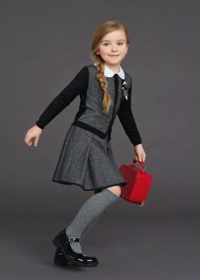 Туфлі для дівчаток на підборах (71 фото): дитячі моделі, каблук на дівчаток 12 років, варіанти для школи