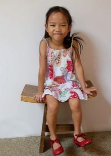 Туфлі для дівчаток на підборах (71 фото): дитячі моделі, каблук на дівчаток 12 років, варіанти для школи