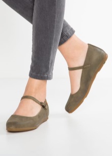 Туфлі Mary Jane (62 фото): з чим носити моделі з ремінцем на підйомі в стилі Мері Джейн