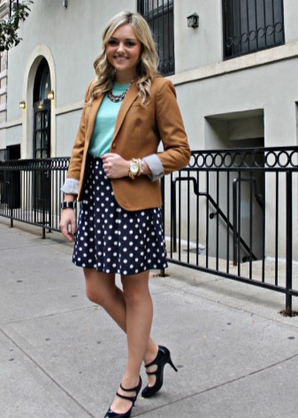 Туфлі Mary Jane (62 фото): з чим носити моделі з ремінцем на підйомі в стилі Мері Джейн