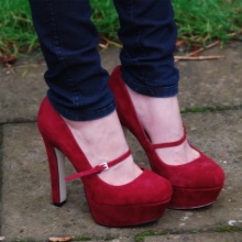 Туфлі Mary Jane (62 фото): з чим носити моделі з ремінцем на підйомі в стилі Мері Джейн