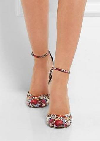 Туфлі на невисокому каблуці (49 фото): красиві жіночі моделі для офісу, для підлітків