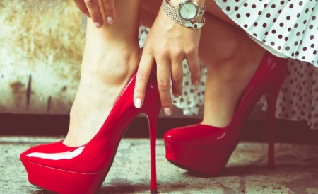 Туфлі на високих підборах і платформі (61 фото): як називаються популярні жіночі туфлі, чорні моделі і інші колірні рішення