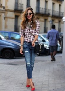 Туфлі з джинсами (74 фото): як носити з сорочкою, які жіночі туфлі можна взути під джинси