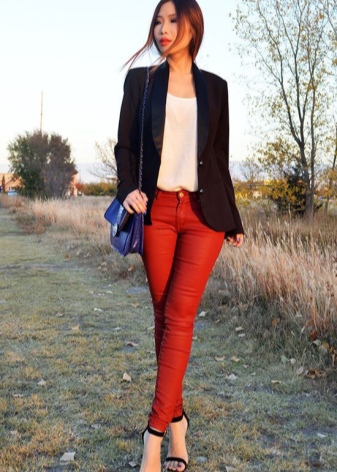 Туфлі з джинсами (74 фото): як носити з сорочкою, які жіночі туфлі можна взути під джинси