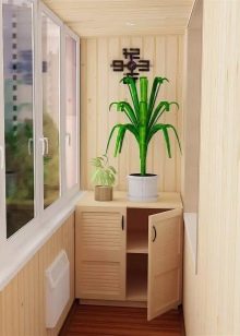 Тумба на балкон (43 фото): як вибрати вбудовані пластикові тумбочки і з вагонки для зберігання овочів?