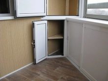 Тумба на балкон (43 фото): як вибрати вбудовані пластикові тумбочки і з вагонки для зберігання овочів?