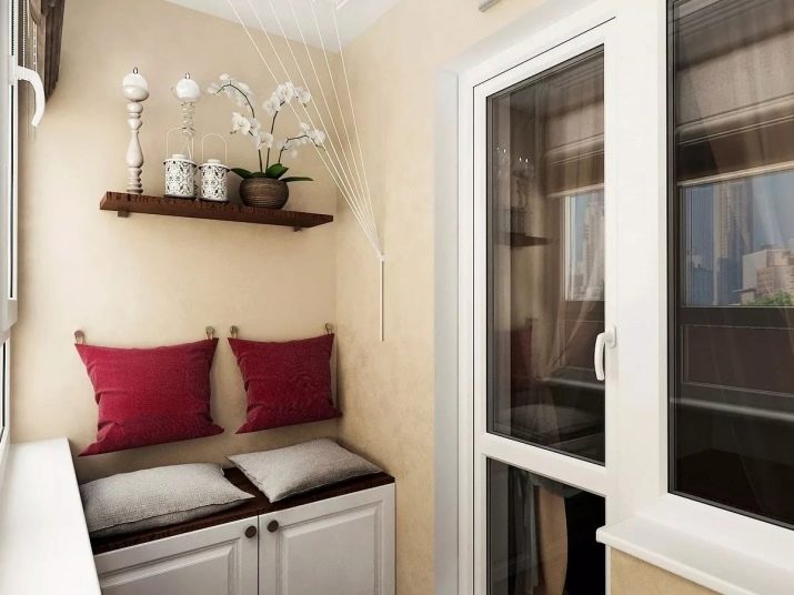 Тумба на балкон (43 фото): як вибрати вбудовані пластикові тумбочки і з вагонки для зберігання овочів?