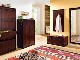 Тумба з сидінням в передпокій (52 фото): види тумбочок з м’яким сидінням у коридор. Особливості дизайну і правила вибору