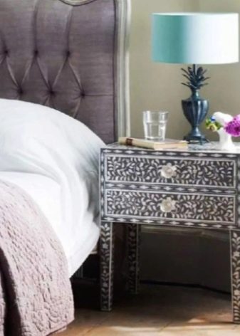 Тумби для спальні (46 фото): як зробити своїми руками? Огляд підвісних тумб під телевізор та для одягу, кутових і довгих білого та іншого кольорів