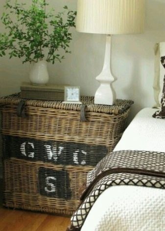 Тумби для спальні (46 фото): як зробити своїми руками? Огляд підвісних тумб під телевізор та для одягу, кутових і довгих білого та іншого кольорів