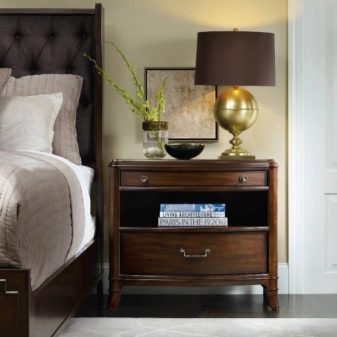 Тумби для спальні (46 фото): як зробити своїми руками? Огляд підвісних тумб під телевізор та для одягу, кутових і довгих білого та іншого кольорів