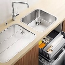 Тумби під мийку на кухню (45 фото): шафи під раковину з розмірами 60х80 та 50х60 см, вибір підлогових кухонних тумбочок