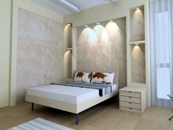 тумбочки Біля шафи в спальню (38 фото): шафки над ліжком і навколо неї з боків, навісні шафи поруч з ліжком і інші варіанти