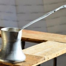 Турки для індукційних плит: яка джезва підійде для індукції? Особливості мідних турків та інших