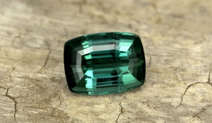 Турмалін (57 фото): лікувальні та інші властивості каменю, його значення для людини. Дія мінералу на організм. Опис зеленого каменю і турмаліну інших кольорів