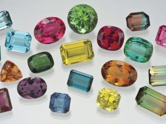 Турмалін (57 фото): лікувальні та інші властивості каменю, його значення для людини. Дія мінералу на організм. Опис зеленого каменю і турмаліну інших кольорів