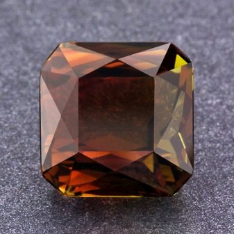 Турмалін (57 фото): лікувальні та інші властивості каменю, його значення для людини. Дія мінералу на організм. Опис зеленого каменю і турмаліну інших кольорів