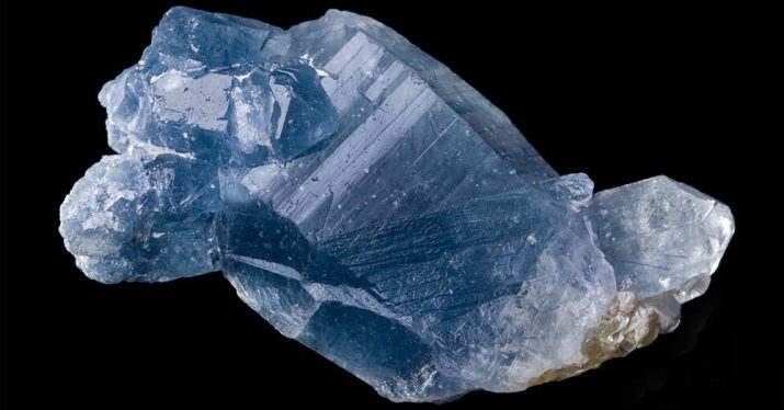 Турмалін (57 фото): лікувальні та інші властивості каменю, його значення для людини. Дія мінералу на організм. Опис зеленого каменю і турмаліну інших кольорів