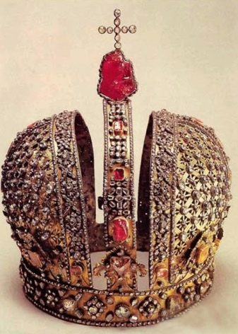 Турмалін (57 фото): лікувальні та інші властивості каменю, його значення для людини. Дія мінералу на організм. Опис зеленого каменю і турмаліну інших кольорів