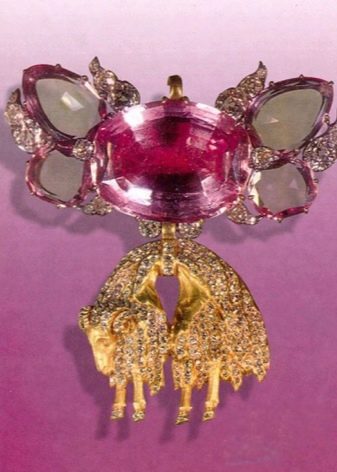 Турмалін (57 фото): лікувальні та інші властивості каменю, його значення для людини. Дія мінералу на організм. Опис зеленого каменю і турмаліну інших кольорів