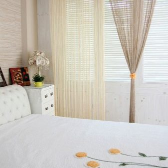 Тюль в спальню (79 фото): дизайн тюлевих штор. Як красиво повісити комплект повітряних штор? Шифонові вироби і тюль з капрону, легка щільна вуаль і інші види