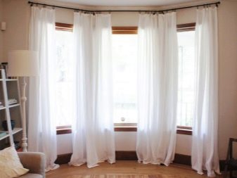 Тюль в спальню (79 фото): дизайн тюлевих штор. Як красиво повісити комплект повітряних штор? Шифонові вироби і тюль з капрону, легка щільна вуаль і інші види