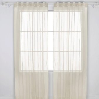 Тюль в спальню (79 фото): дизайн тюлевих штор. Як красиво повісити комплект повітряних штор? Шифонові вироби і тюль з капрону, легка щільна вуаль і інші види