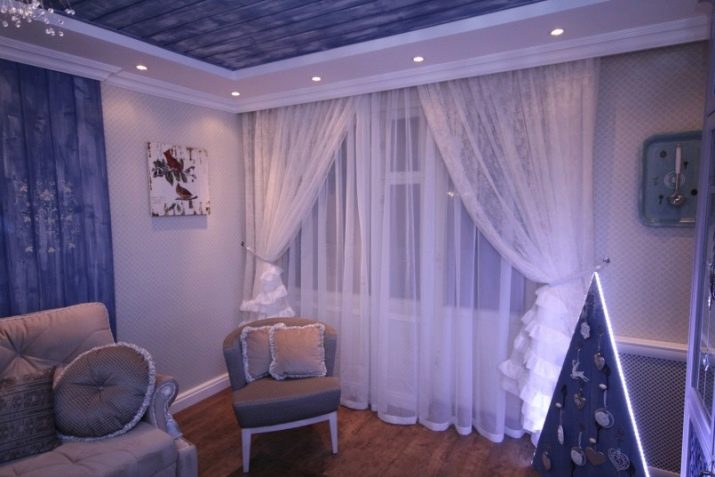 Тюль в спальню (79 фото): дизайн тюлевих штор. Як красиво повісити комплект повітряних штор? Шифонові вироби і тюль з капрону, легка щільна вуаль і інші види