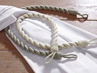 Тюль в зал без штор (70 фото): красиві новинки дизайну тюлю для вітальні та поради з вибору