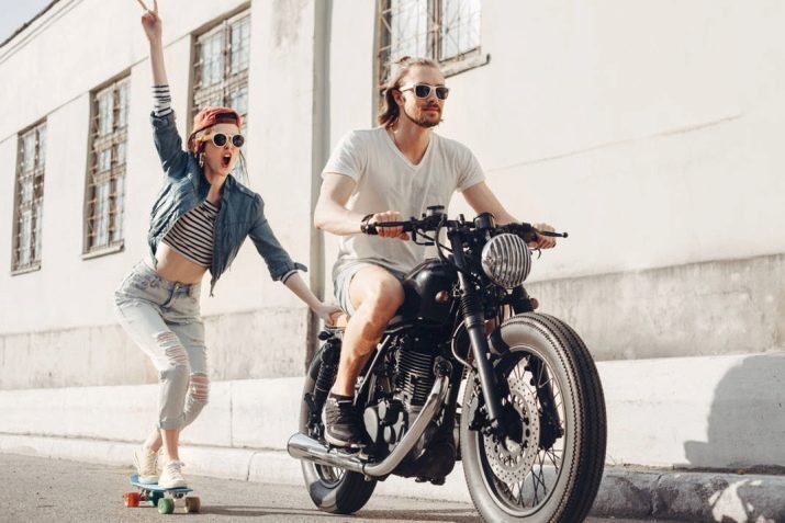 У чому різниця між лонгбордом та скейтбордом? Чим відрізняються конструкції? Що краще вибрати для початківців і для дитини?