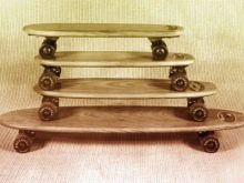 У чому різниця між лонгбордом та скейтбордом? Чим відрізняються конструкції? Що краще вибрати для початківців і для дитини?