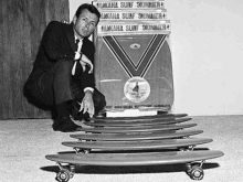 У чому різниця між лонгбордом та скейтбордом? Чим відрізняються конструкції? Що краще вибрати для початківців і для дитини?