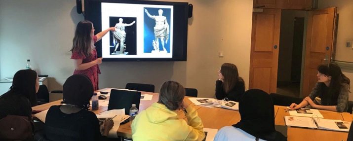 Учитель історії: що повинен знати викладач історії мистецтв? Якими повинен володіти якостями?