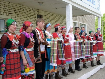 Удмуртська національний костюм (50 фото): жіночий традиційний наряд північних удмуртів, історія костюма Удмуртії