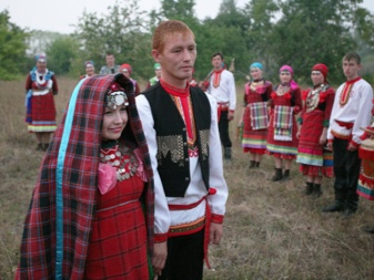 Удмуртська національний костюм (50 фото): жіночий традиційний наряд північних удмуртів, історія костюма Удмуртії