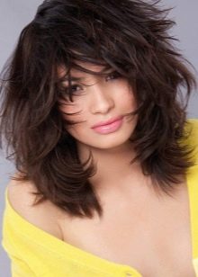 Укладання з об’ємом (73 фото): об’ємні зачіски на короткі, середні та довгі волосся. Як просто робити укладку кожен день?