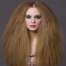 Укладання з об’ємом (73 фото): об’ємні зачіски на короткі, середні та довгі волосся. Як просто робити укладку кожен день?