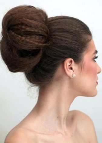 Укладання з об’ємом (73 фото): об’ємні зачіски на короткі, середні та довгі волосся. Як просто робити укладку кожен день?