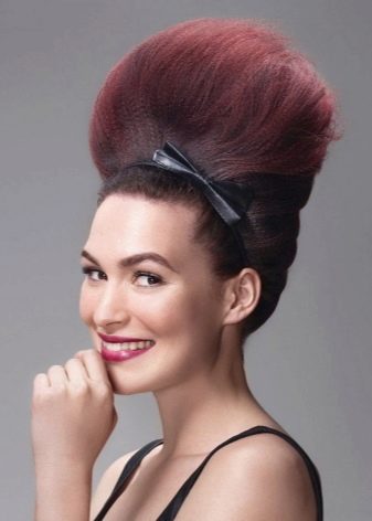 Укладання з об’ємом (73 фото): об’ємні зачіски на короткі, середні та довгі волосся. Як просто робити укладку кожен день?