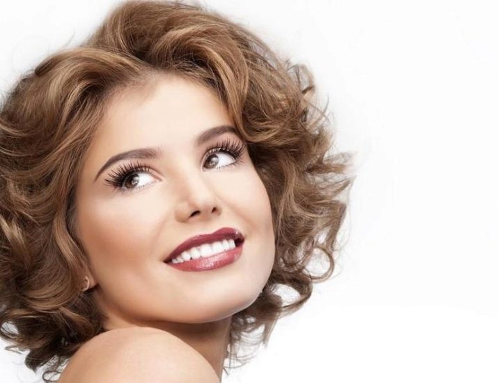 Укладання з об’ємом (73 фото): об’ємні зачіски на короткі, середні та довгі волосся. Як просто робити укладку кожен день?