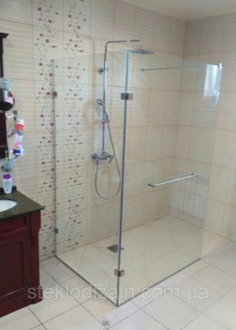 Відкриті душові кабіни: без даху і з низьким піддоном 90х90 см, кутові моделі, розміри 100х100 і 120х80 см, інші моделі для ванної