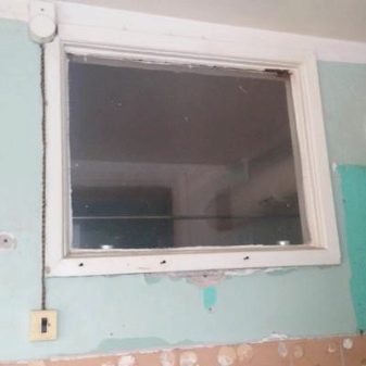 Вікно між ванною і кухнею в «хрущовці» (57 фото) для чого його робили раніше в старих будинках? Як його оформити і закрити?