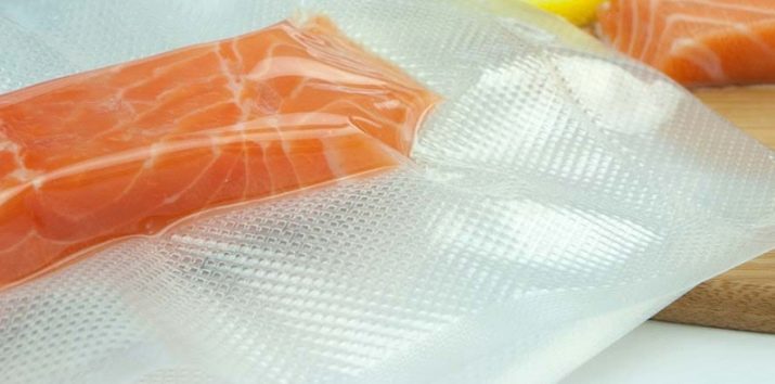 Вакуумні упаковки: як упакувати речі вакуумом в домашніх умовах? Термін зберігання в плівці, рулонних і рифлених пакетах