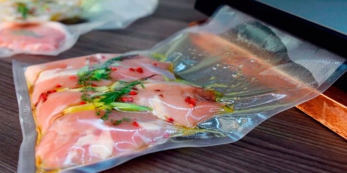 Вакуумні упаковки: як упакувати речі вакуумом в домашніх умовах? Термін зберігання в плівці, рулонних і рифлених пакетах