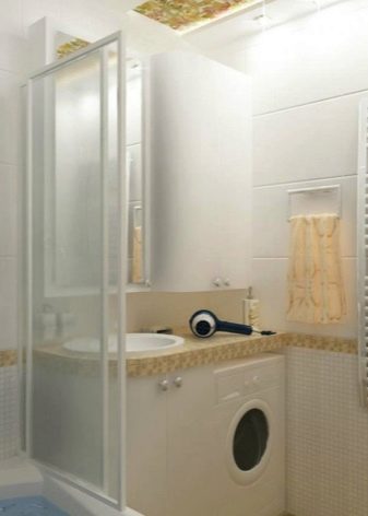 Варіанти дизайну ванної з пральною машиною в «хрущовці» (68 фото): оформлення кімнати з унітазом і без. Варіанти інтер’єру маленької ванної